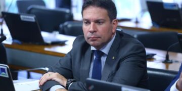 Após deixar prisão, Ramagem diz que não está se escondendo nos EUA: ‘Absolutamente regular’