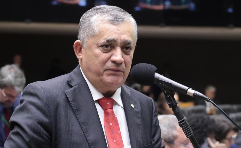Líder do governo na Câmara, José Guimarães assume a Secretaria de Relações Institucionais