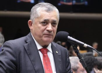 Líder do governo na Câmara, José Guimarães assume a Secretaria de Relações Institucionais