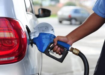 Gasolina ou etanol: qual combustível rende mais no calor do verão?