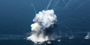 Irã autoriza navios de ajuda humanitária a cruzarem o Estreito de Ormuz