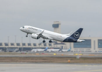 Lufthansa anuncia cancelamento de voos para economizar combustível