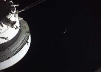 Nasa divulga novas fotos da Terra e da Lua capturadas durante Artemis II