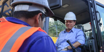 Governador Tarcísio de Freitas visita obras do Trem Intercidades Eixo Norte em Vinhedo
