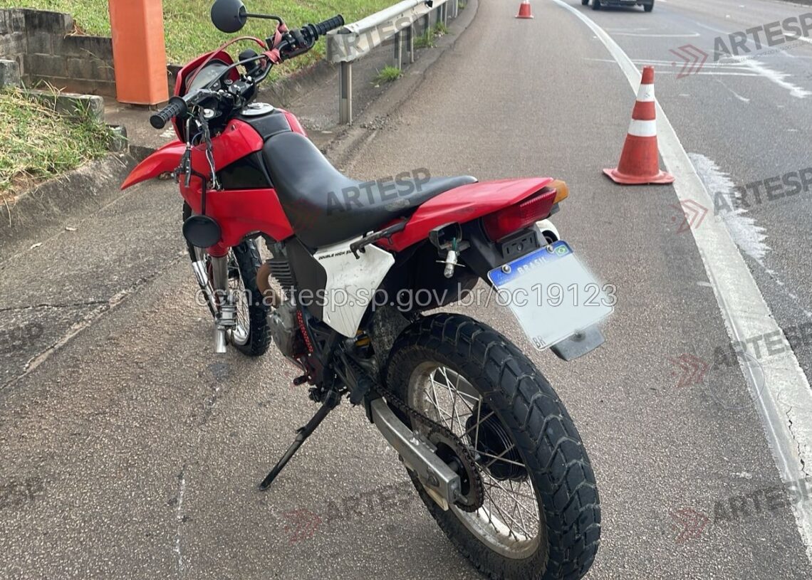 Motociclista morre após perder controle e cair na SP-101 em Hortolândia