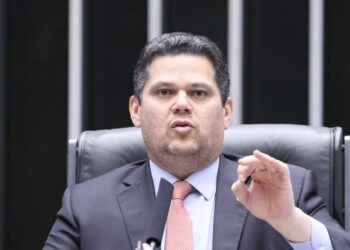 Setor produtivo pede a Alcolumbre mais tempo para debater fim da 6×1 e critica proposta