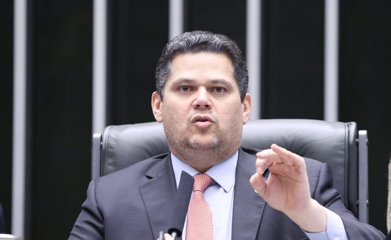 Setor produtivo pede a Alcolumbre mais tempo para debater fim da 6×1 e critica proposta