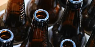 Adega em Indaiatuba é alvo da DIG e tem 191 garrafas de bebida importada apreendidas