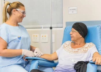 Projeto no Hospital da PUC-Campinas leva beleza e acolhimento a mulheres com câncer