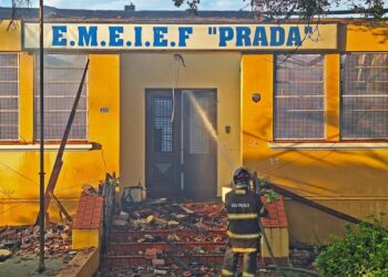 Alunos da Escola Prada retomam aulas após incêndio em prédio histórico de Limeira