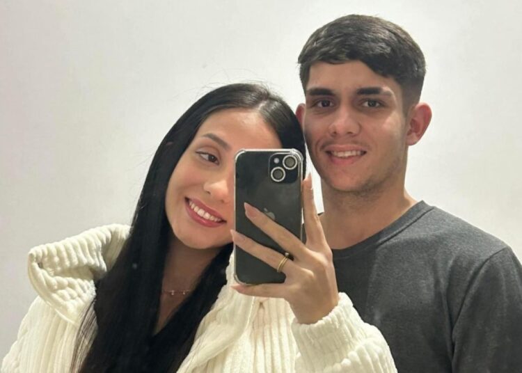 Casal morre em colisão entre carro e caminhonete na SP-352, em Itapira
