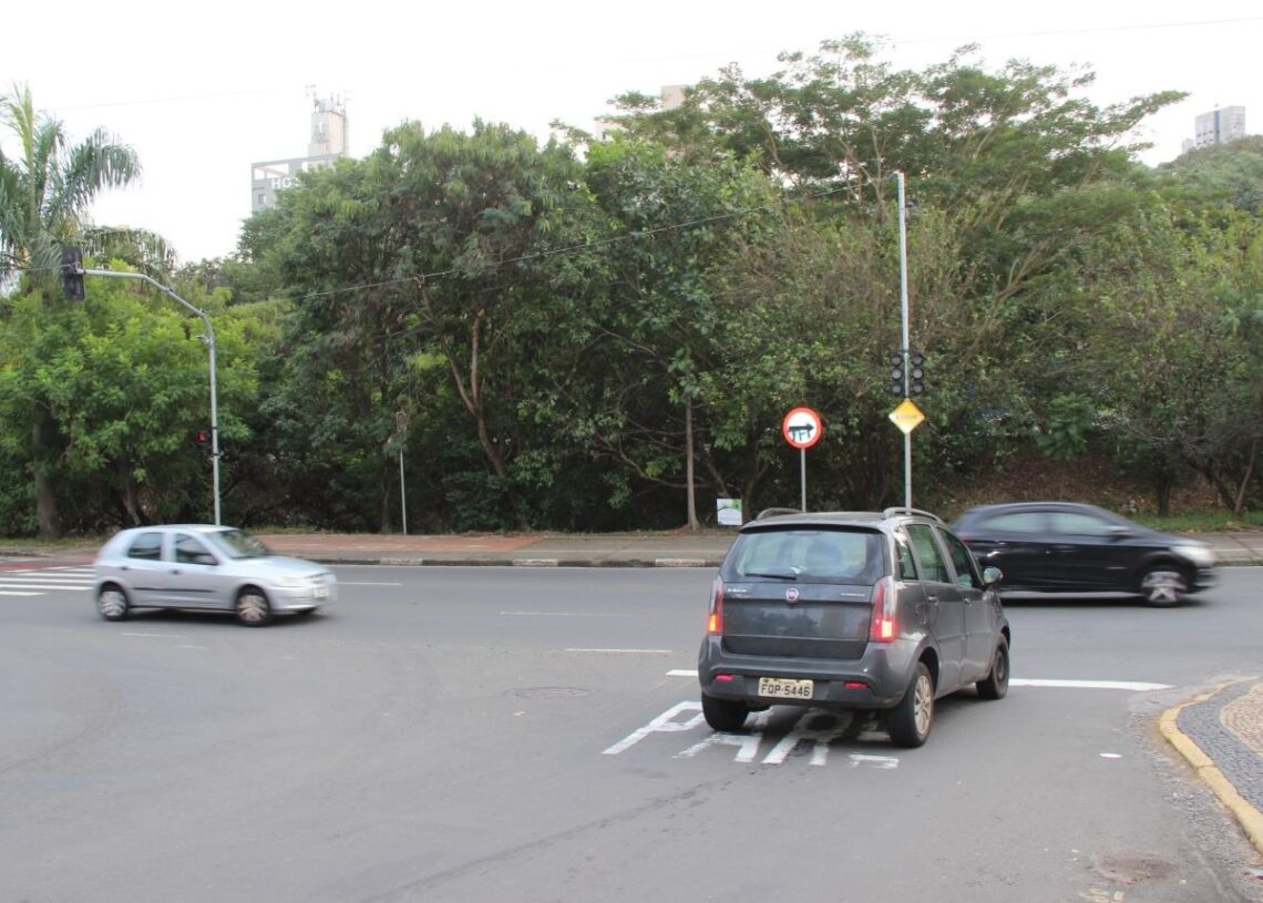 Campinas instala novo semáforo inteligente no São Bernardo com ajuste automático do fluxo