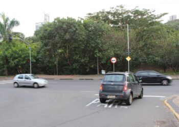 Campinas instala novo semáforo inteligente no São Bernardo com ajuste automático do fluxo
