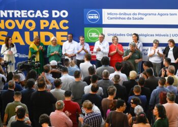 Wandão pede supercomputador de R$ 3 bilhões para Campinas durante entrega de ambulâncias com Padilha