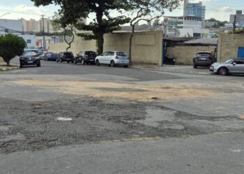 Prefeitura cumpre promessa e recupera pista que afundou no Jardim do Trevo