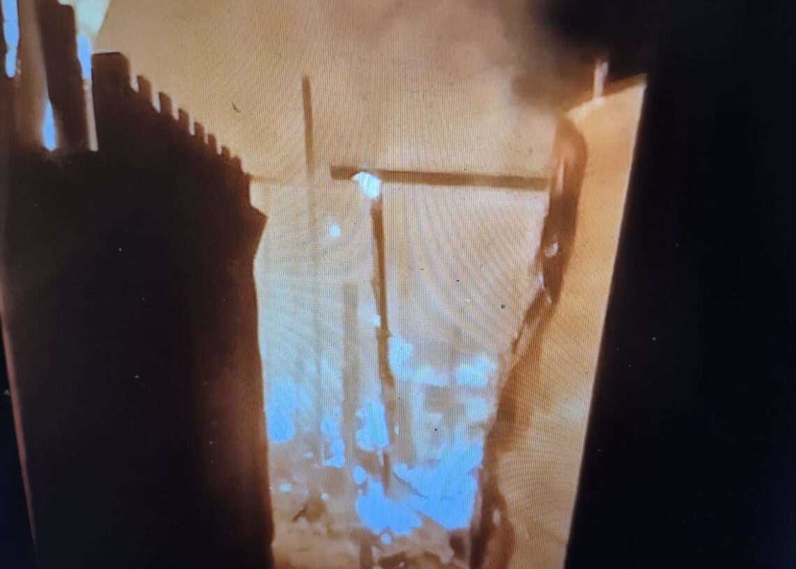Incêndio destrói cinco moradias e deixa 21 pessoas desalojadas em Campinas