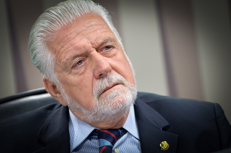 Wagner era intermediário entre Vorcaro e Lula, diz relatório da PF