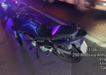 Motociclista morre após colisão na Anhanguera e veículo envolvido foge do local