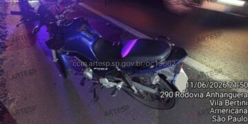 Motociclista morre após colisão na Anhanguera e veículo envolvido foge do local