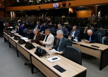 Vereadores aprovam LDO de 2027 e reajuste dos servidores em Campina