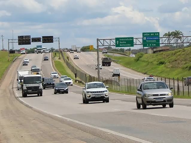 Pedestre morre após ser atingido por veículo na Rodovia Santos Dumont, em Campinas