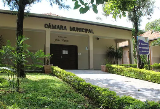 Cosmópolis abre concurso público com salários de até R$ 9,6 mil