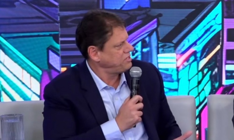 Tarcísio ironiza Haddad e diz que ex-ministro foi o melhor ministro da Fazenda “do Paraguai”