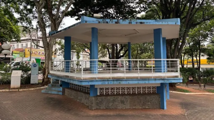 Dois homens são presos por ato sexual em banheiro de praça em Limeira