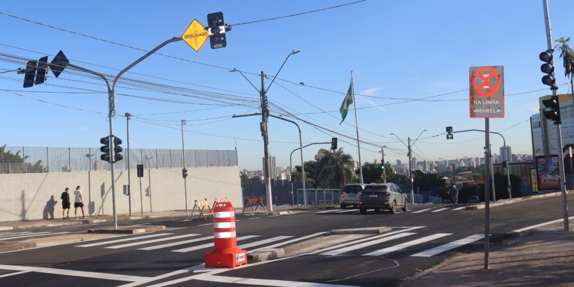 A Emdec liga nesta terça-feira,  o novo semáforo inteligente no acesso à Universidade Paulista, no  Swift.