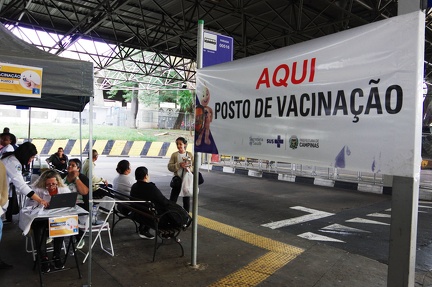 Campinas leva vacinação contra gripe para terminais de ônibus nesta semana