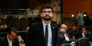 Comissão da Câmara pede vídeo completo de reunião envolvendo Vini Oliveira