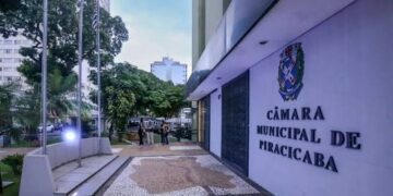 Câmara de Piracicaba aprova lei que obriga câmeras em todos os ônibus do município