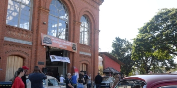 Encontro de veículos antigos atrai mais de sete mil pessoas