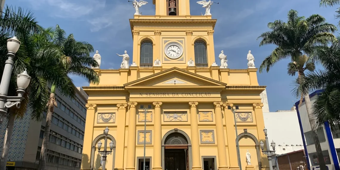 Idoso de 77 anos é atropelado em frente à Catedral Metropolitana de Campinas