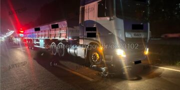 Motociclista morre após bater em veículo e ser atropelado por carreta na Dom Pedro, em Campinas