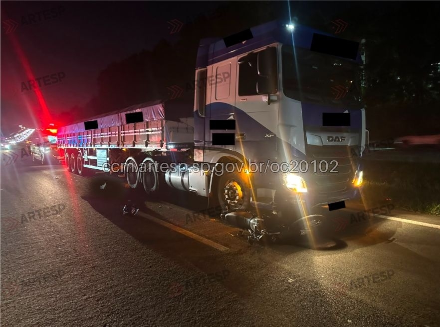 Motociclista morre após bater em veículo e ser atropelado por carreta na Dom Pedro, em Campinas
