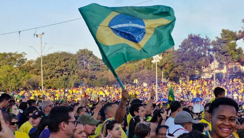 Eliminação do Brasil reúne mais de 20 mil pessoas e encerra Arena do Torcedor com recorde de público