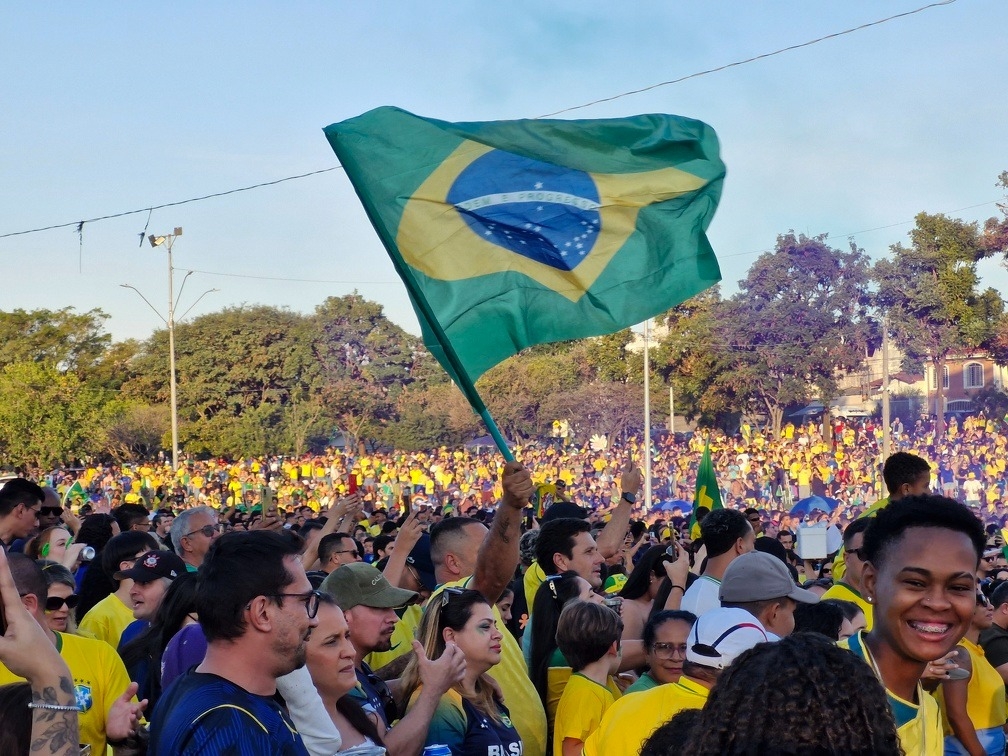 Eliminação do Brasil reúne mais de 20 mil pessoas e encerra Arena do Torcedor com recorde de público