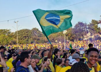 Eliminação do Brasil reúne mais de 20 mil pessoas e encerra Arena do Torcedor com recorde de público
