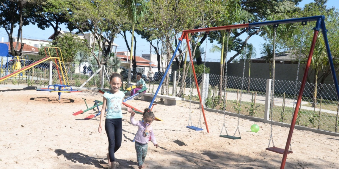 Praça esportiva passa por manutenção em Campinas
