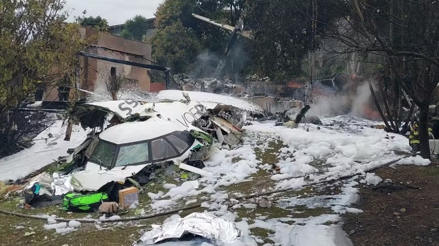 Cenipa aponta falhas de pilotos, Voepass e Anac em investigação sobre queda de avião em Vinhedo