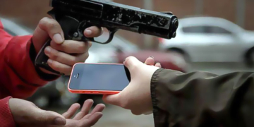 Celular roubado: veja como identificar sinais de irregularidade no aparelho e o que fazer