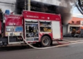 Incêndio atinge loja de veículos e destrói automóveis em Piracicaba