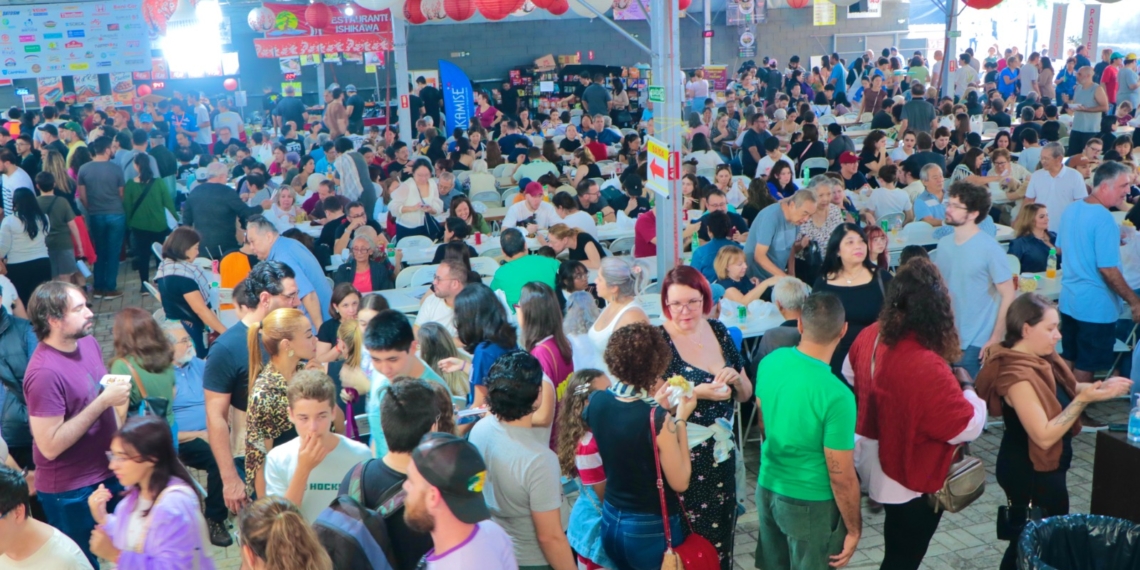 Mostra Japão reúne cultura e tradições japonesas na Praça Arautos da Paz, em Campinas