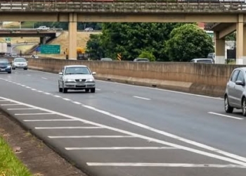 Motociclista morre após ser atropelado por caminhonete que fugiu na Rodovia Luiz de Queiroz, em Piracicaba