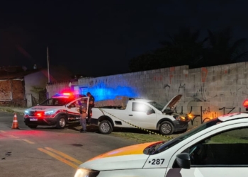 Homem de 48 anos morre após carro bater contra muro no Jardim Cristina