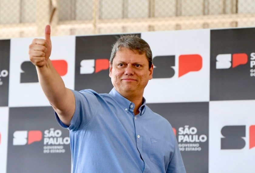 Tarcísio lidera com 50% e abre 16 pontos sobre Haddad em SP, aponta Paraná Pesquisas