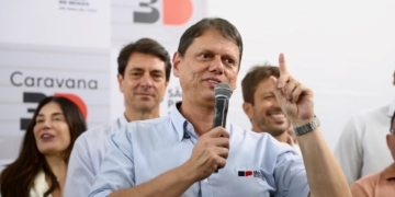 Pesquisa aponta Tarcísio com 52,9% das intenções de voto para governador de SP