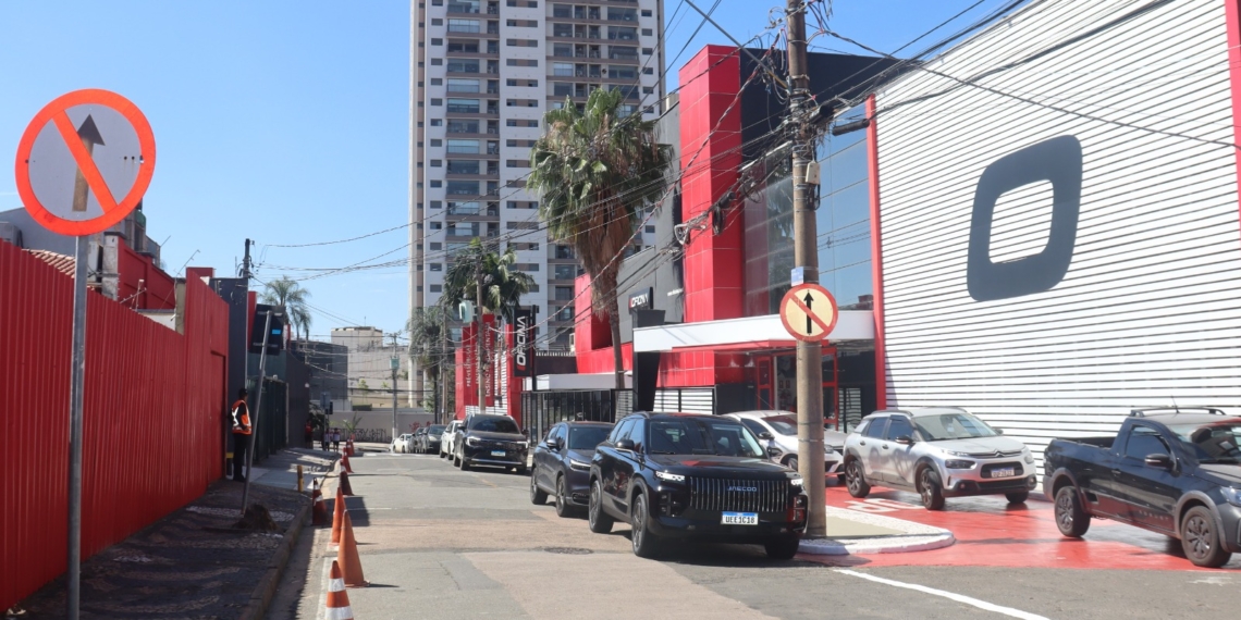 Teste muda circulação no entorno de colégio no Jardim Guanabara, em Campinas