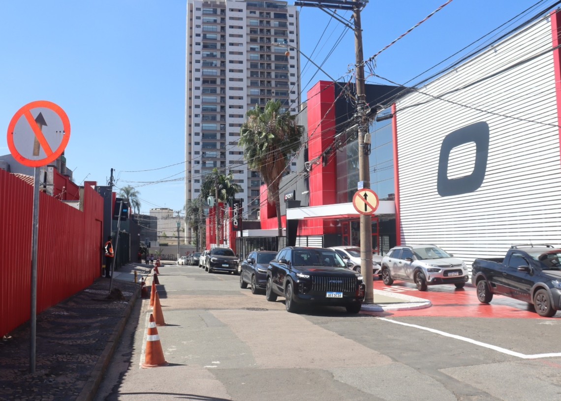Teste muda circulação no entorno de colégio no Jardim Guanabara, em Campinas